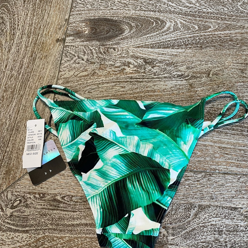 Bikini! - Picture 3 of 3